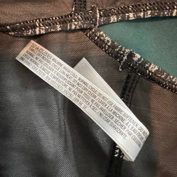 VSX Sport Sports Bra black/white Pattern - Medium - Picture 8 of 8